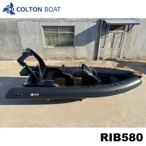 Embarcaci&oacute;n inflable de casco r&iacute;gido con consola central Colton suministrada de f&aacute;brica