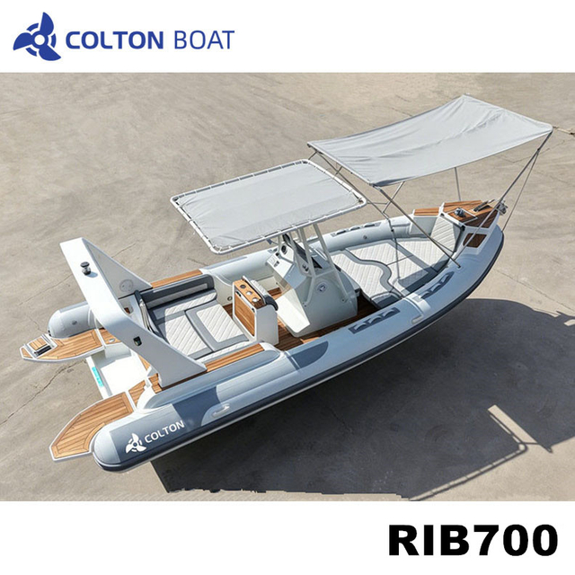 Barcos para deportes acu&aacute;ticos y bote inflable de casco r&iacute;gido Zodiac a la venta
